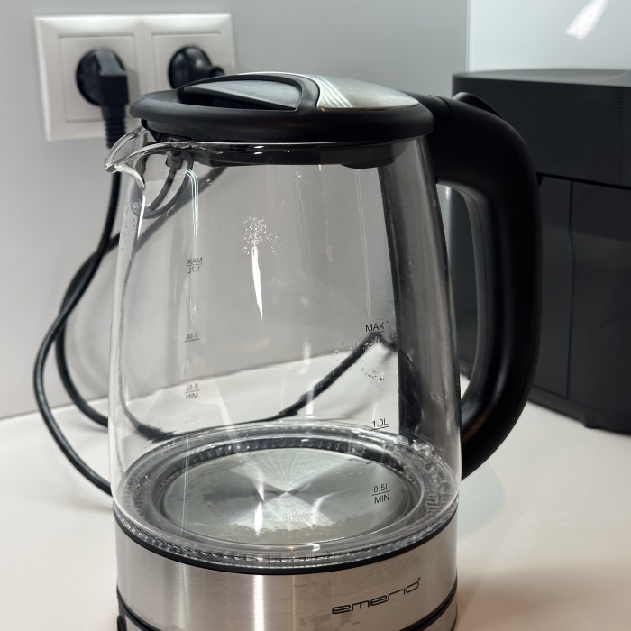 10 Quick & Easy Steps to Clean Your Kettle Like a Pro