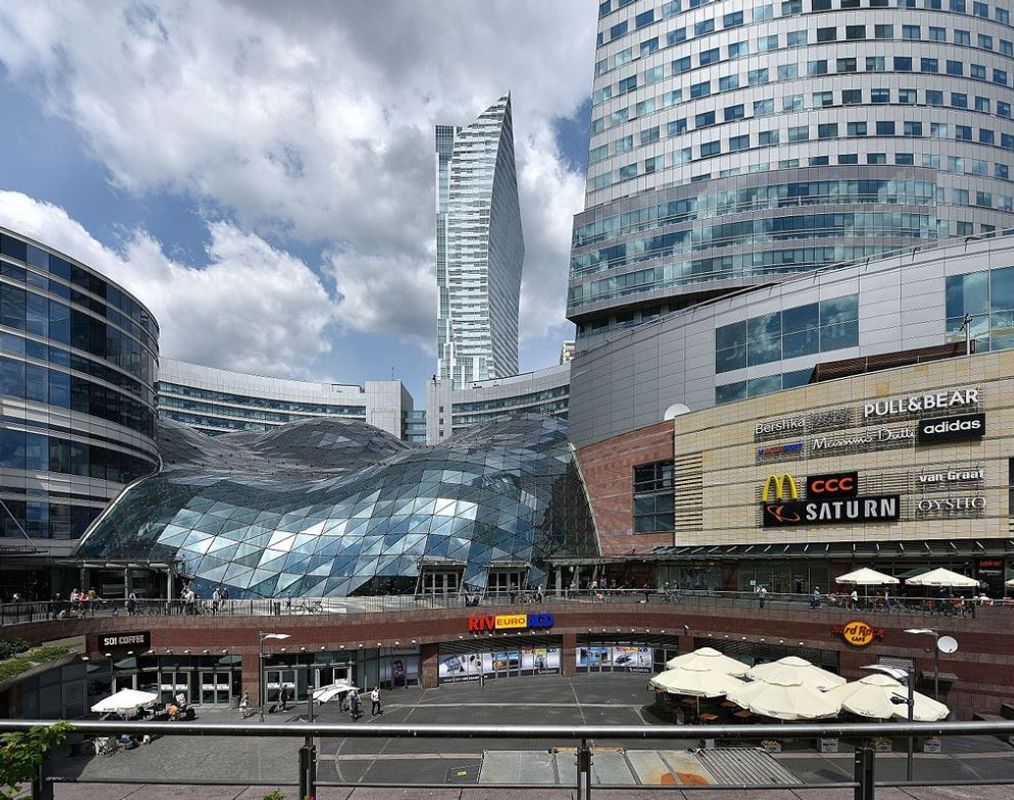 Exploring the urban wonders: Złote Tarasy and Skyliner developments