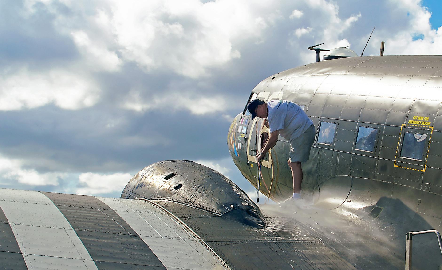 jak wygląda sprzątanie samolotów