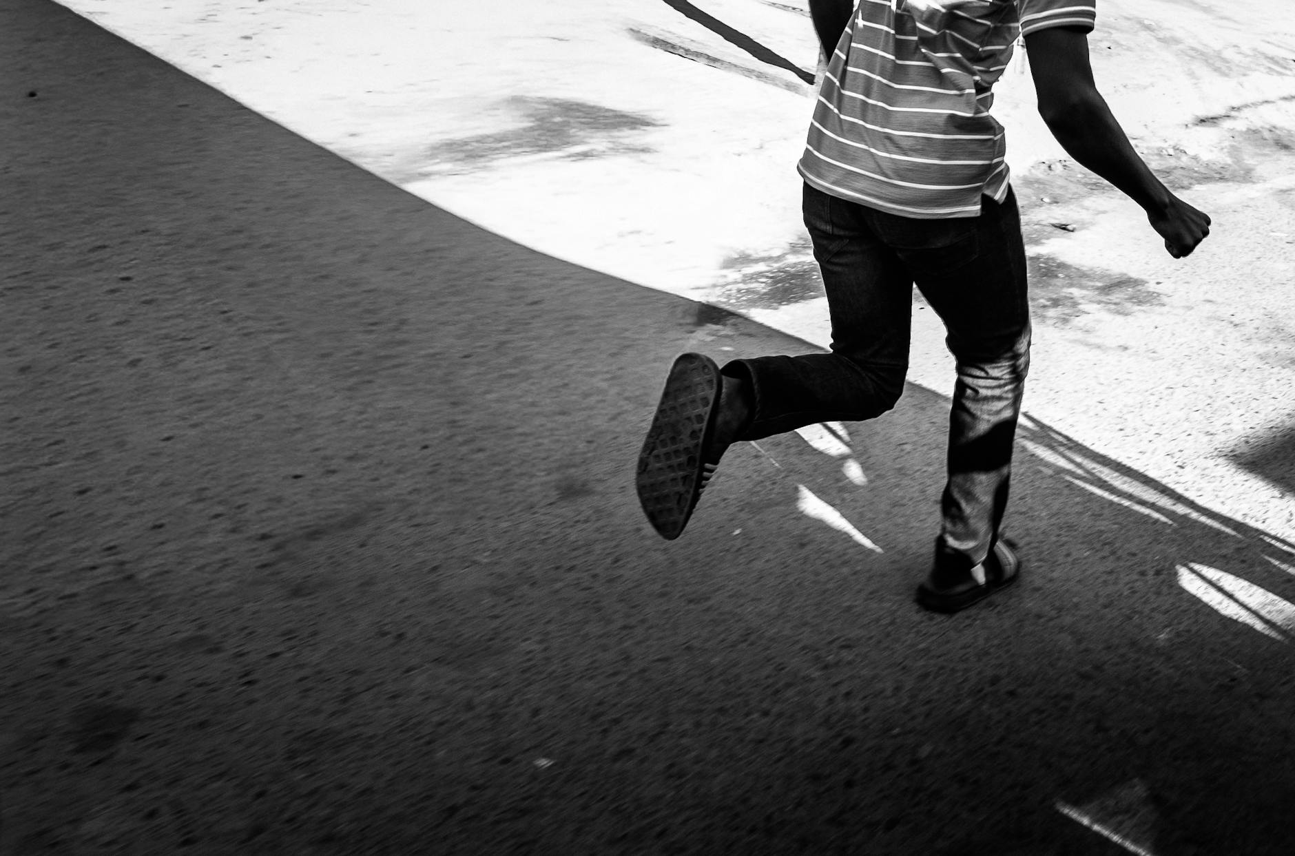 Эффективные методы избавления от запаха в обуви