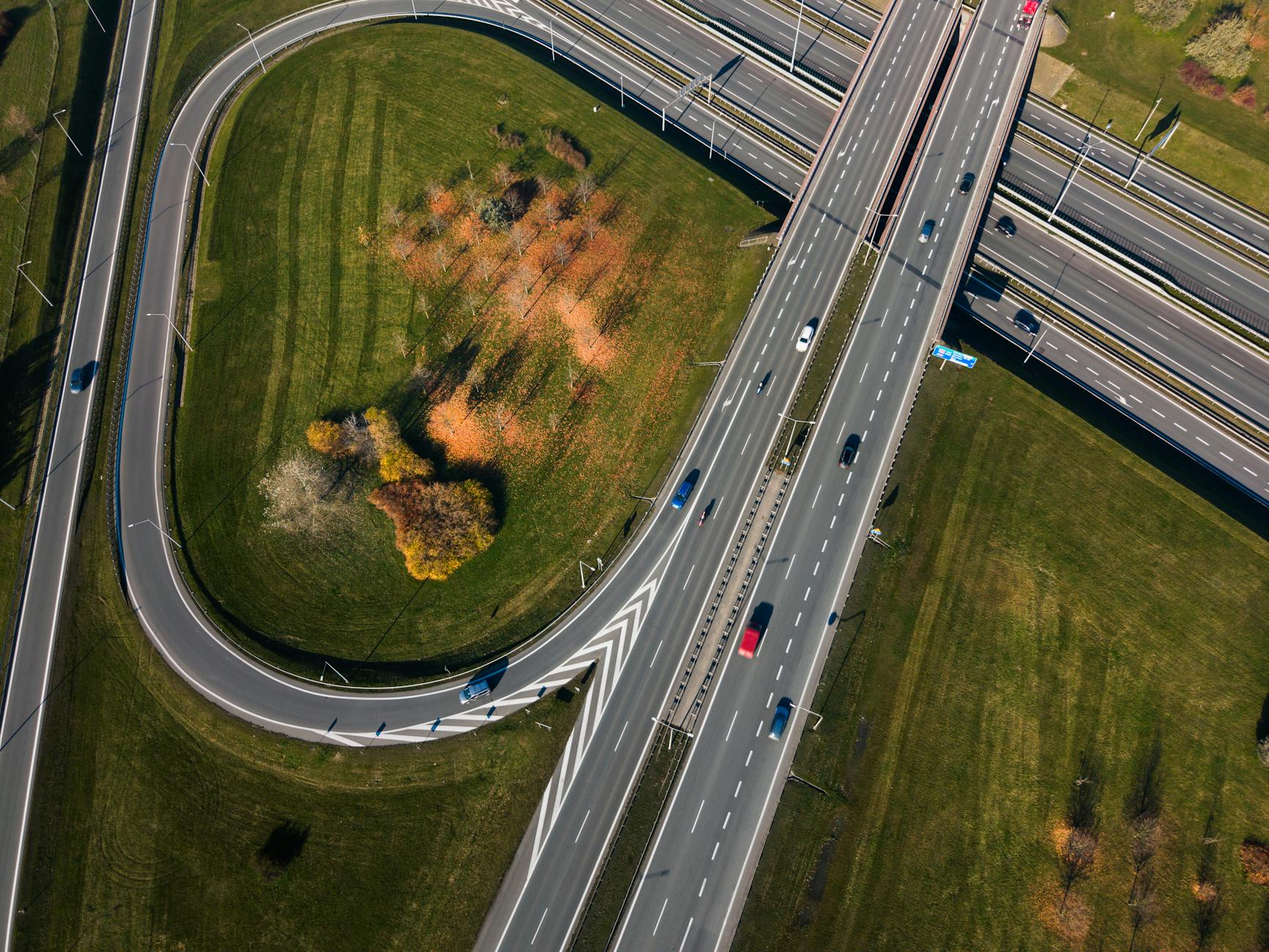 Poznaj sprawdzone sposoby na pranie dywanów w domu