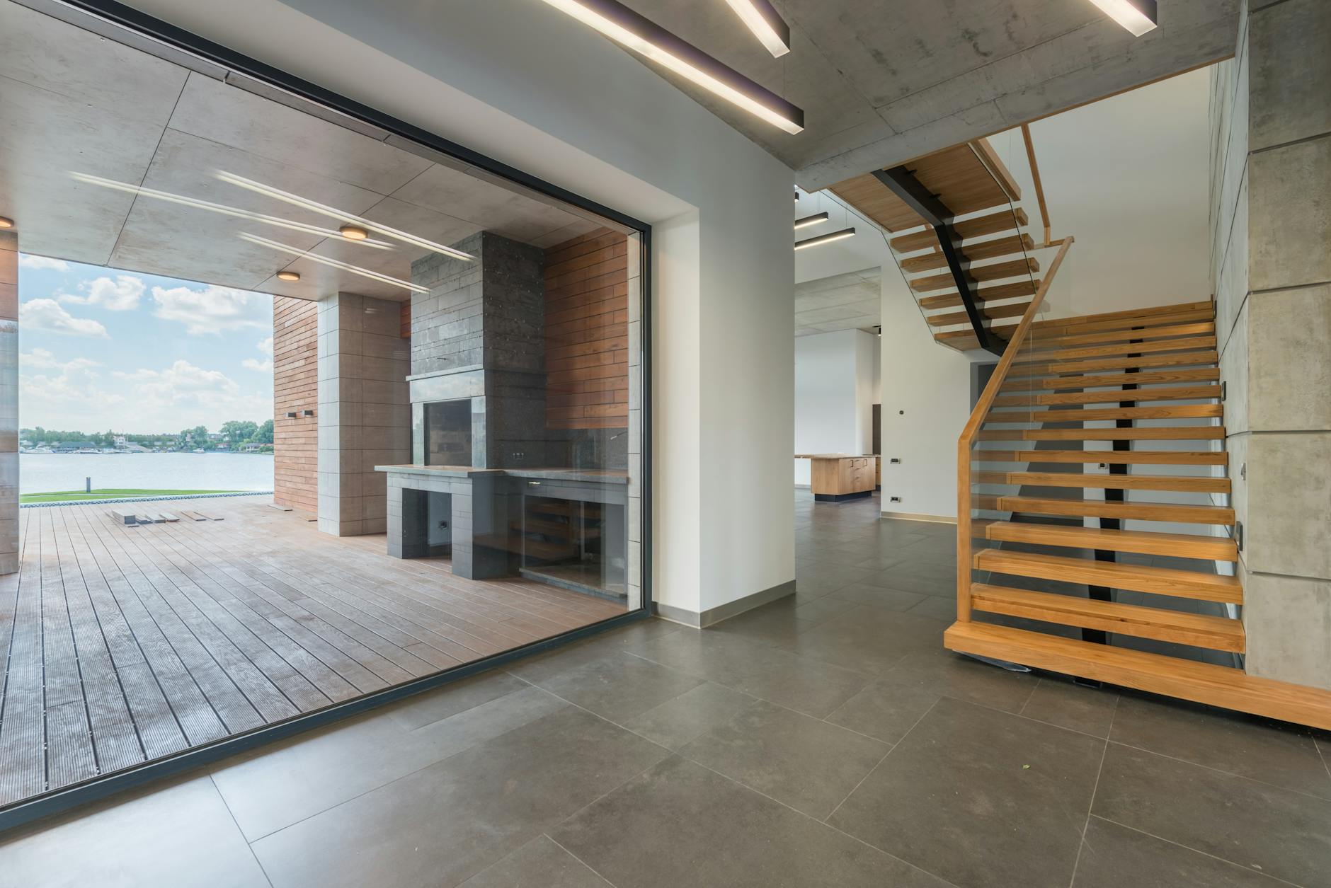 Jak Przygotować Taras w Warszawie na Nowy Sezon: Kompleksowy Przewodnik Sprzątania