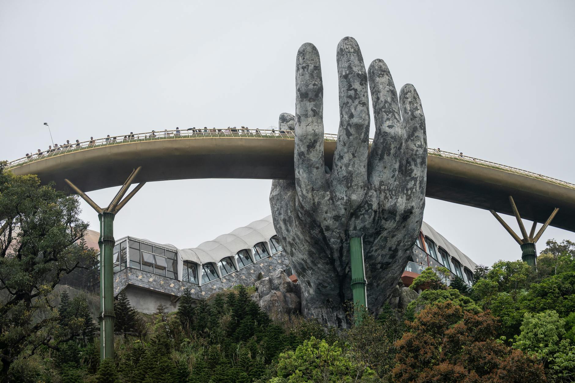 Jak Rozszyfrować Oznaczenia Prania na Metkach: Praktyczny Przewodnik dla Warszawiaków