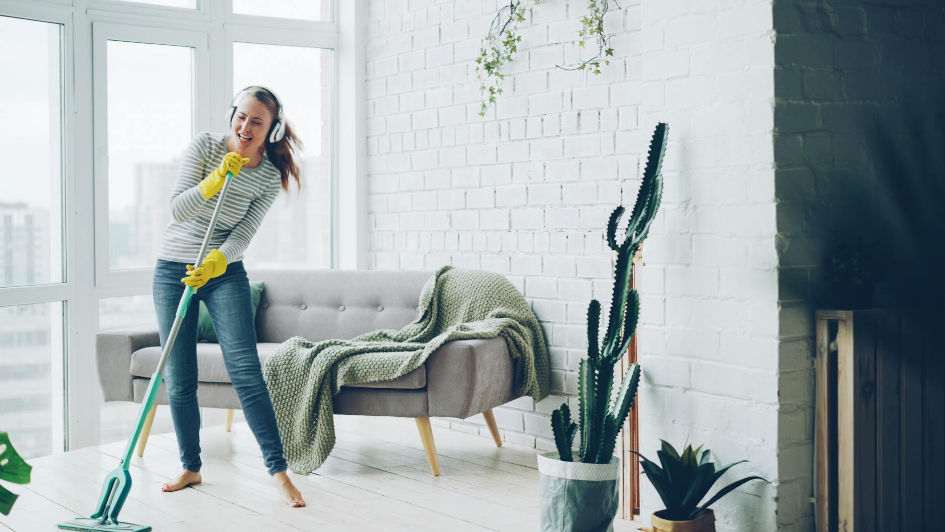 Essential Apartment Cleaning in Warsaw After Winter: Your Step-by-Step Guide