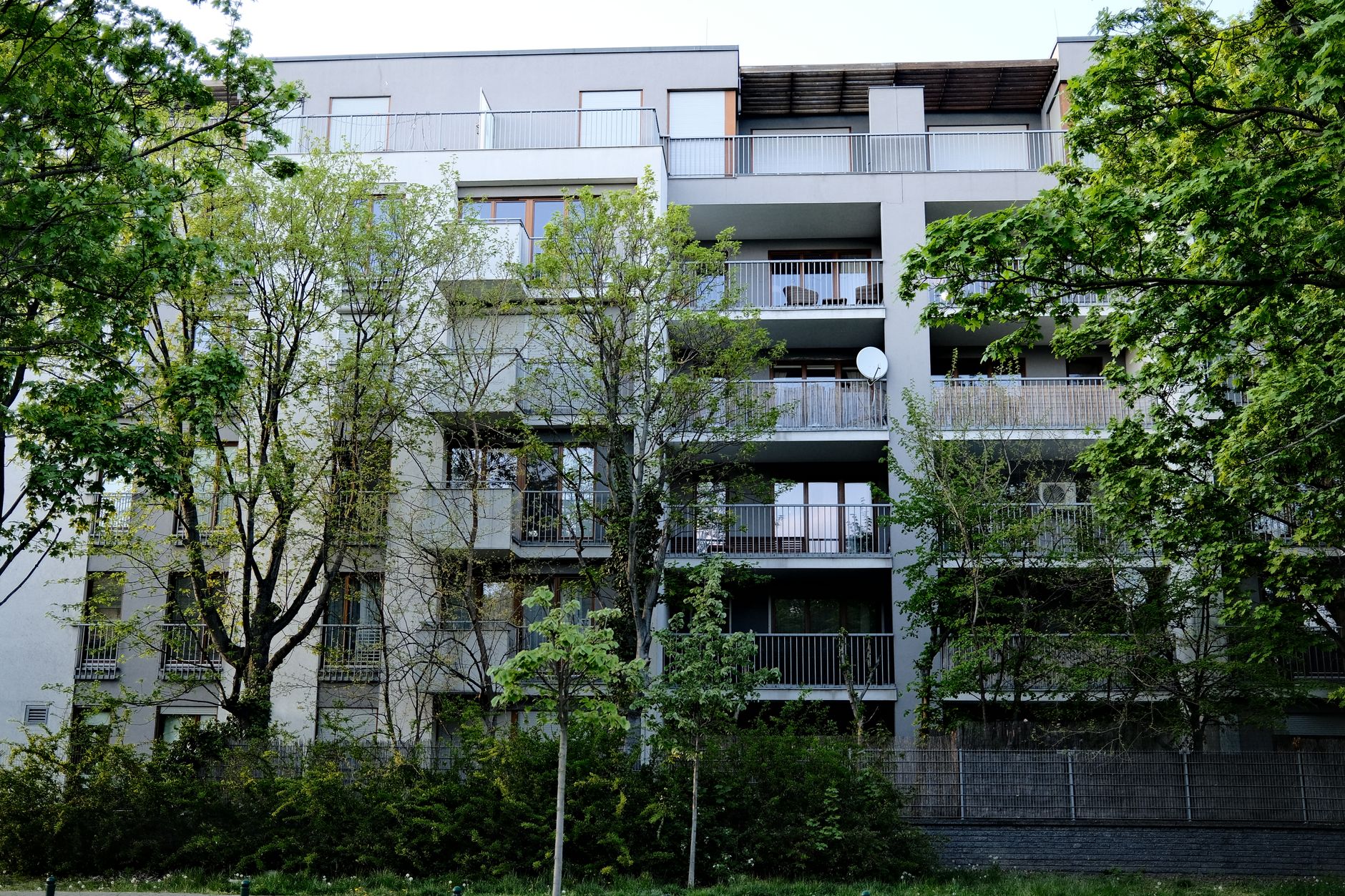 Ile kosztuje sprzątanie mieszkania w Warszawie: Co wpływa na cenę?